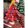 Arbol rojo con cajones