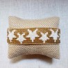 Brazalete dorada estrellas blancas