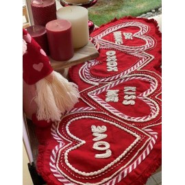 Camino de mesa bordado kiss me love me