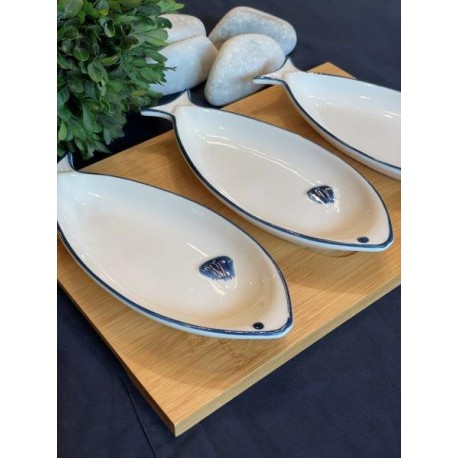 Charola con 3 botaneros de peces