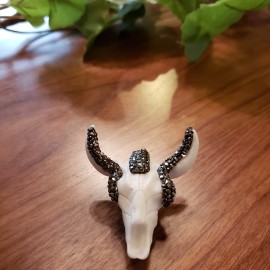 Dije torito blanco con contorno glitter gris