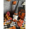 Gnomo brujo con calabaza