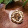 Medalla virgen redonda con perla adentro