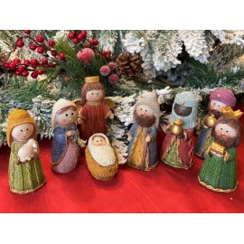 Nacimiento 8 pzas, 12 cm colores vivos N114