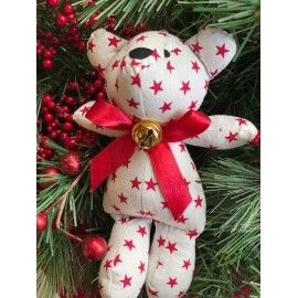 Oso estrellas rojas