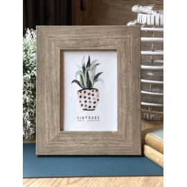 Portaretratos Serene Chico