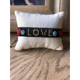 Pulsera LOVE negra