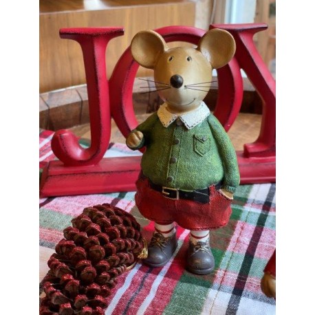 Ratón con shorts