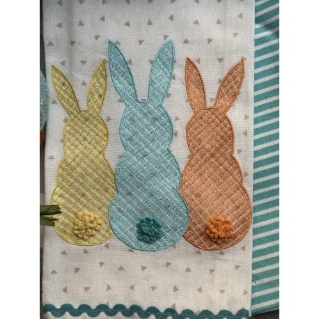 Set de 3 tollas de cocina con 3 conejos azul, amarillo y naranja.